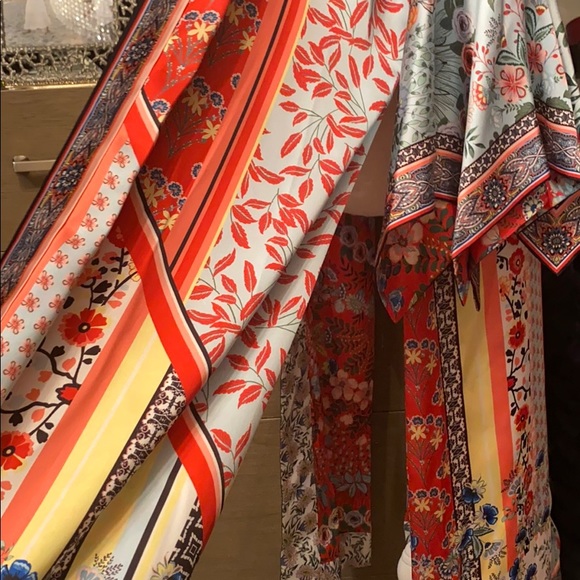 Alice & Olivia - Picture 13 of 16